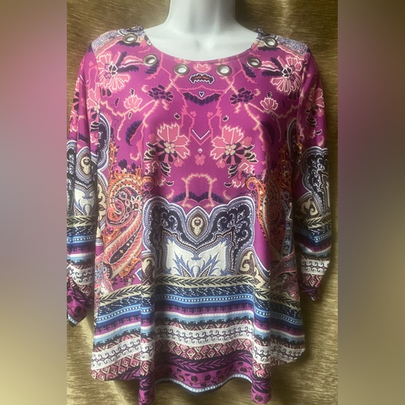 New Directions Grommet Neck Swing Top - Picture 1 of 12